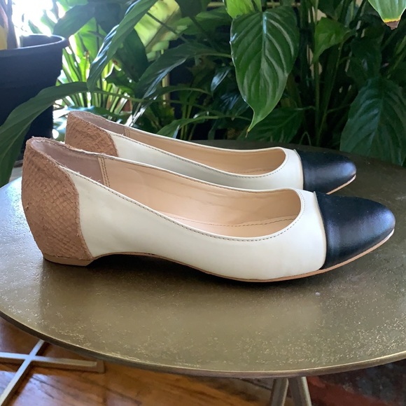 Calvin Klein - Caela - Black and White Flats - 5 - Picture 3 of 6